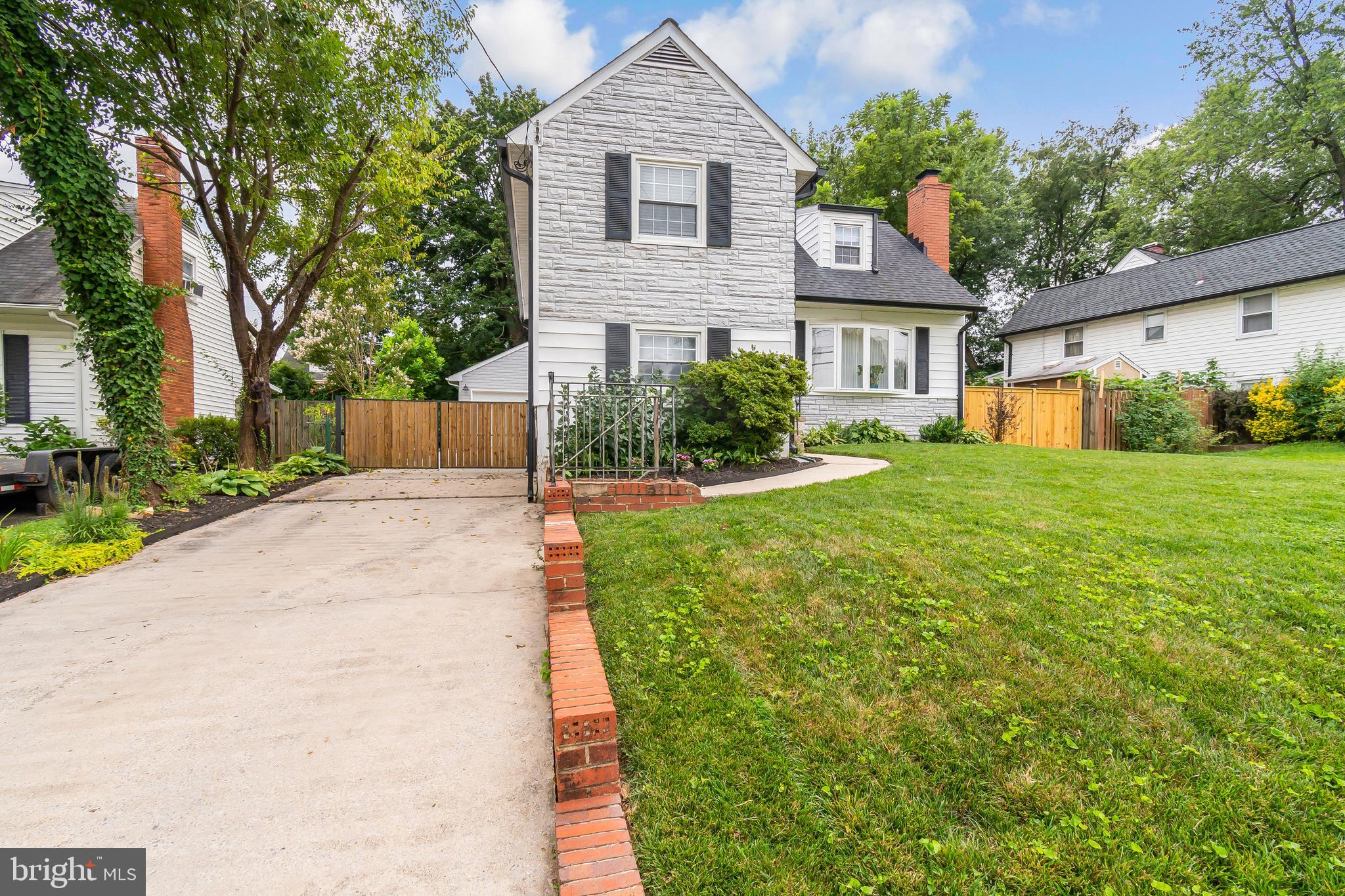 WHEATON WOODS - Residential