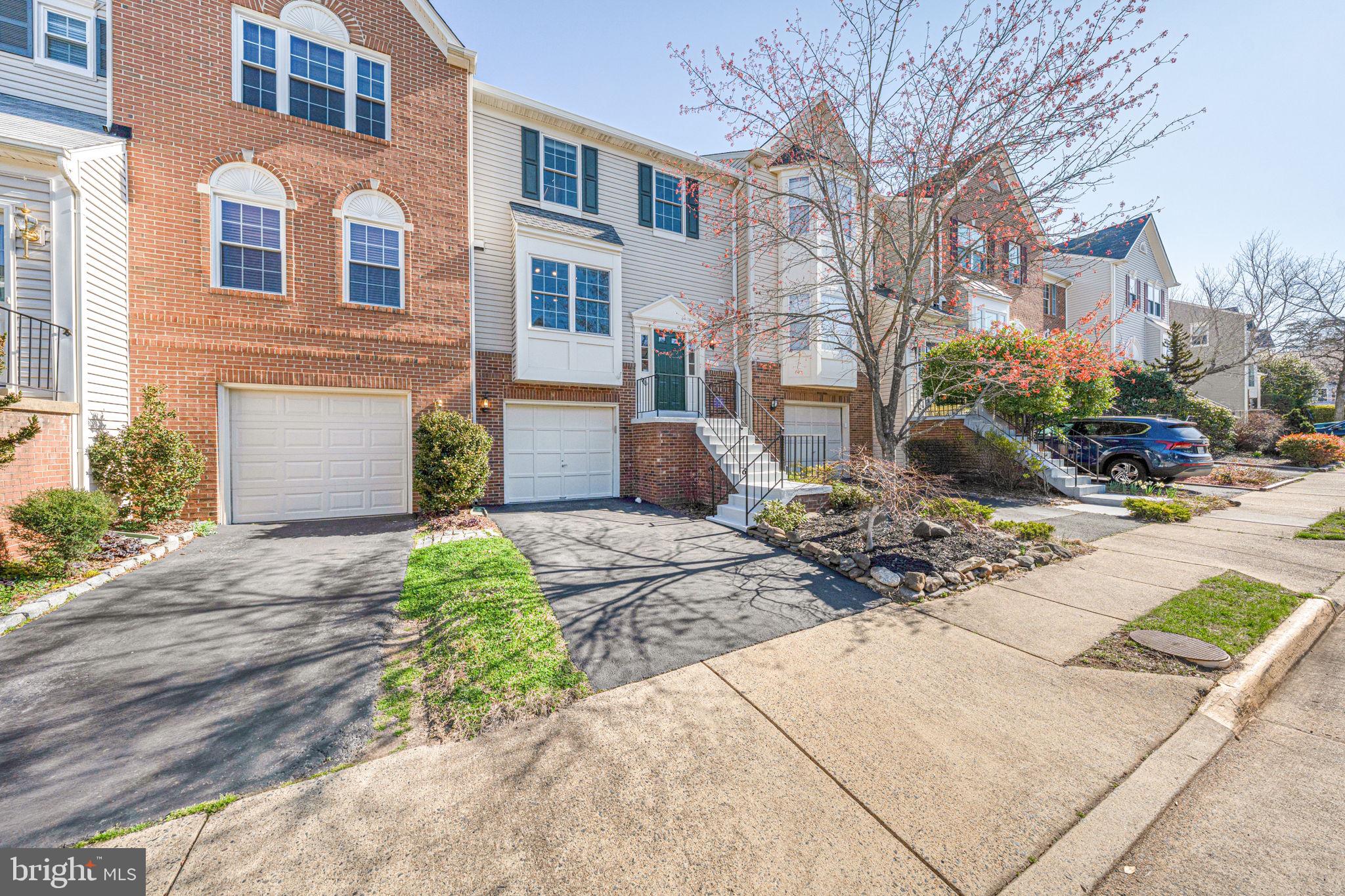 NORTH HART RUN - Residential