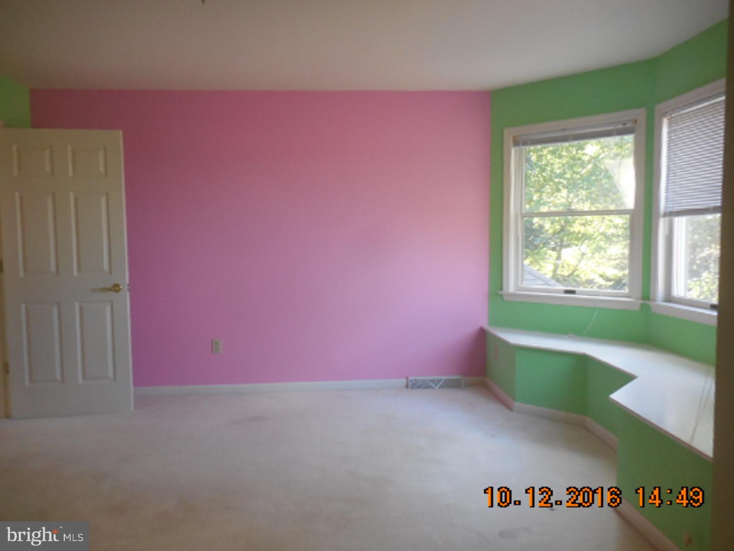 LONGVUE ESTATES - Residential