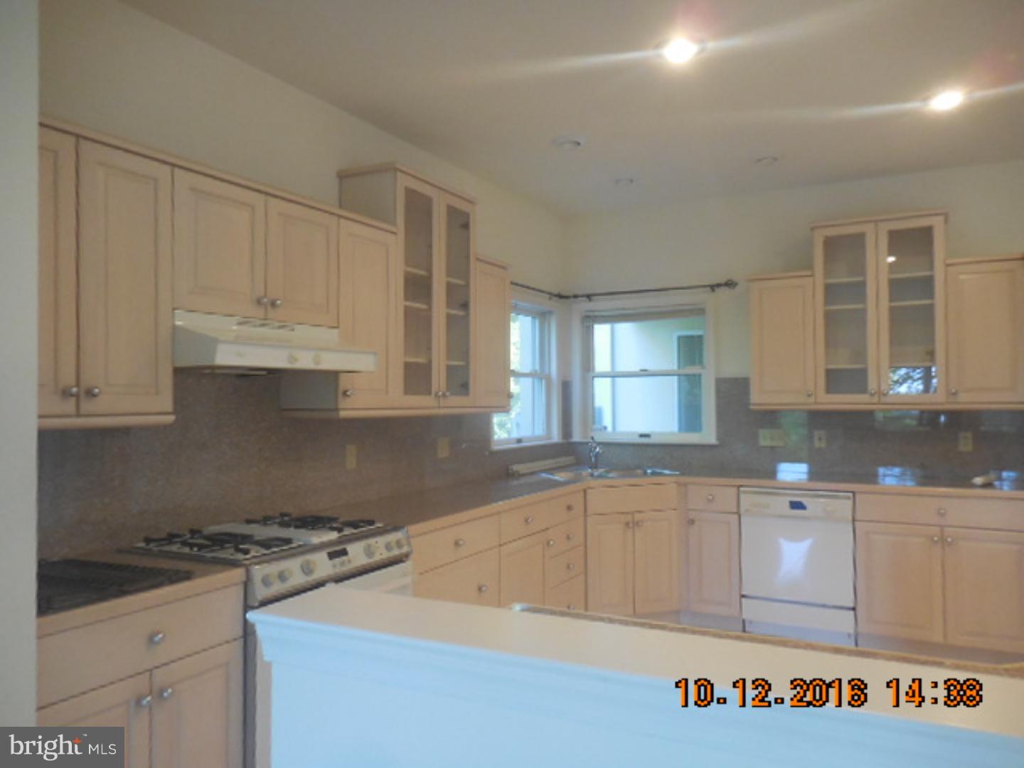 LONGVUE ESTATES - Residential