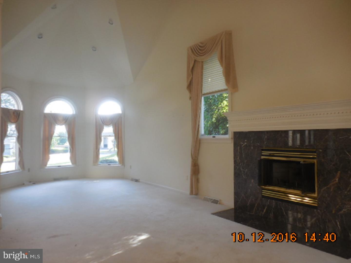 LONGVUE ESTATES - Residential