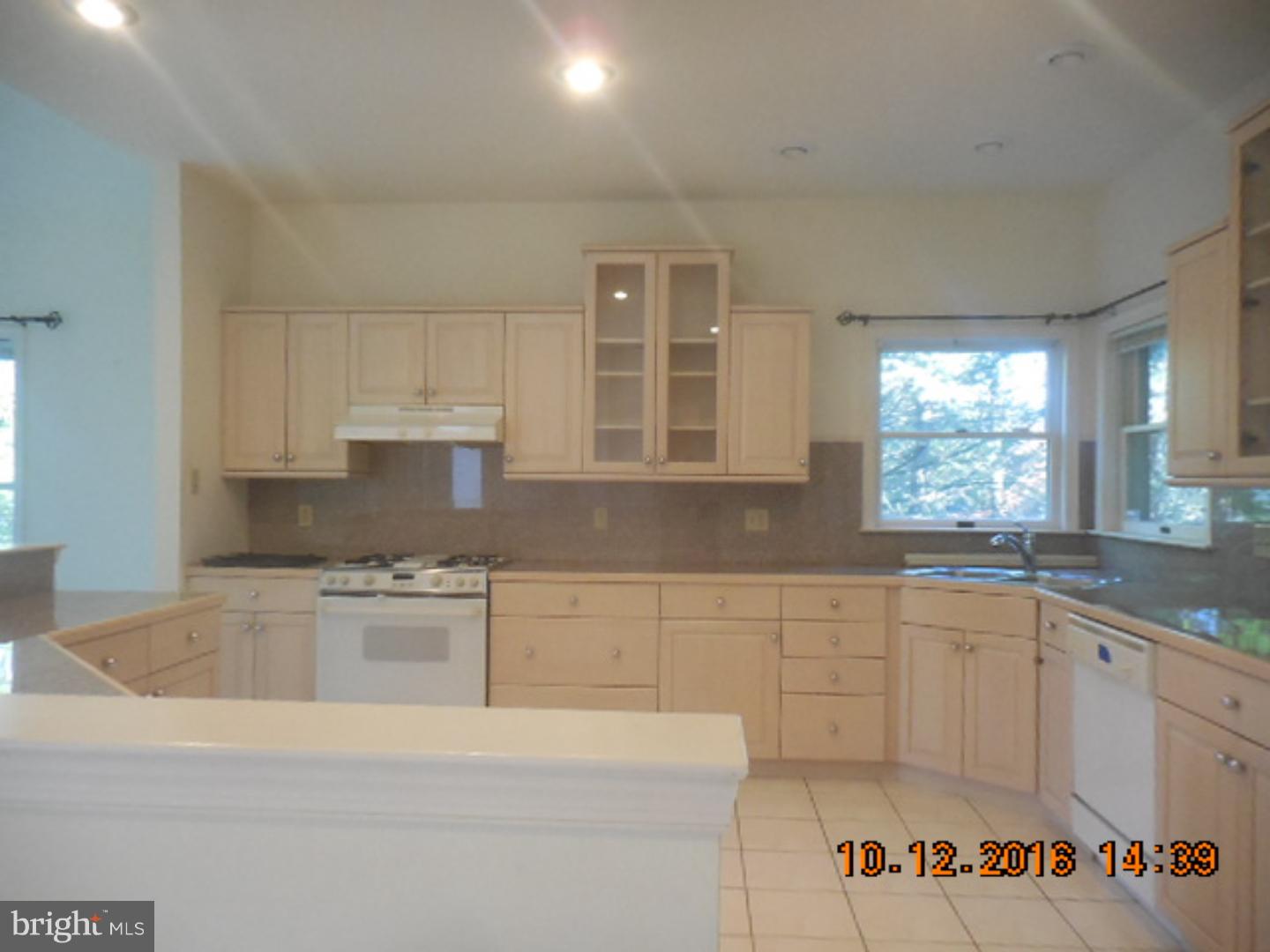 LONGVUE ESTATES - Residential