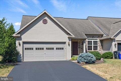 Photo of 5340 Oak Leaf Drive, Mount Joy, PA 17552 (MLS # PALA2053186)