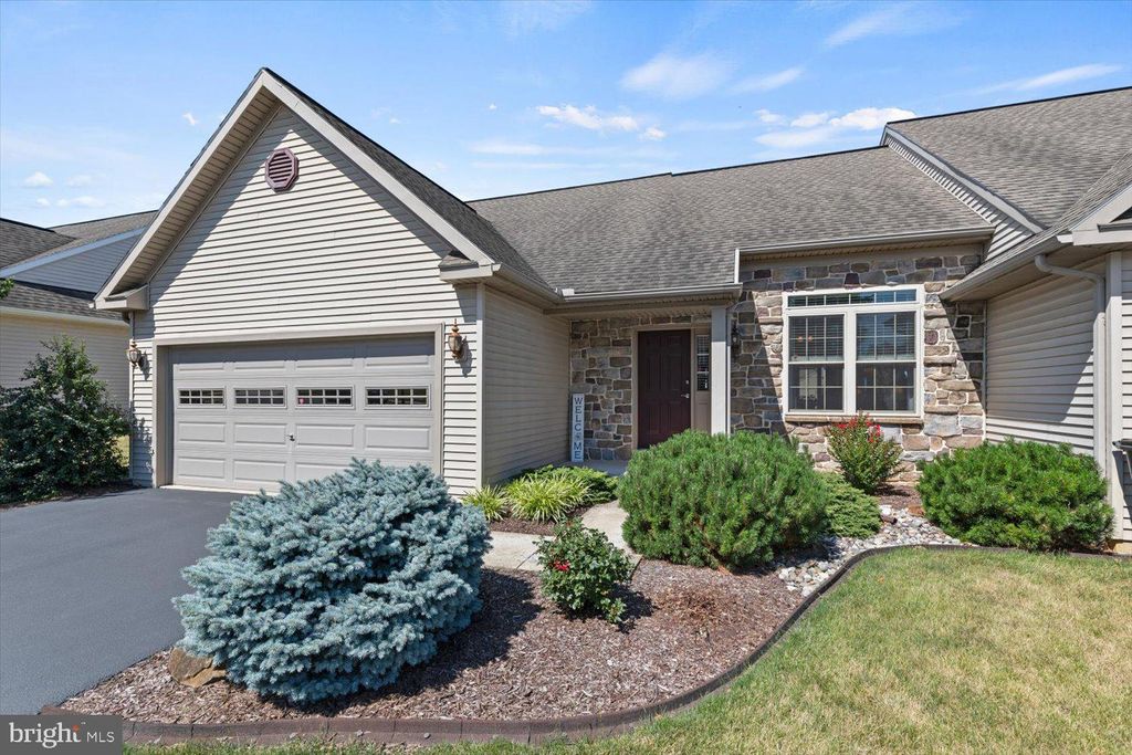 Photo of 5340 Oak Leaf Drive, Mount Joy, PA 17552 (MLS # PALA2053186)