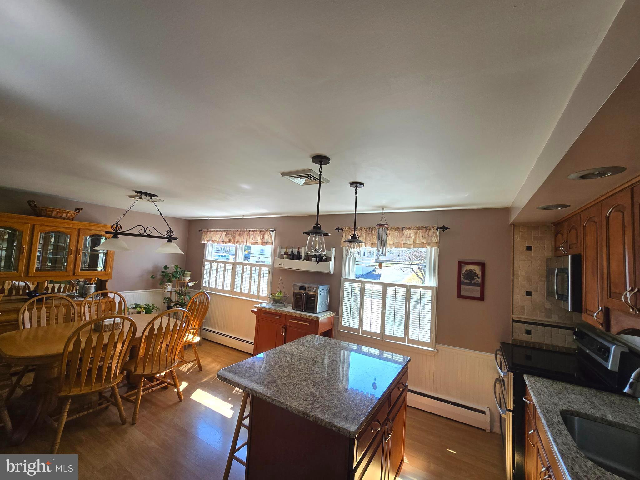 FEASTERVILLE HGTS - Residential