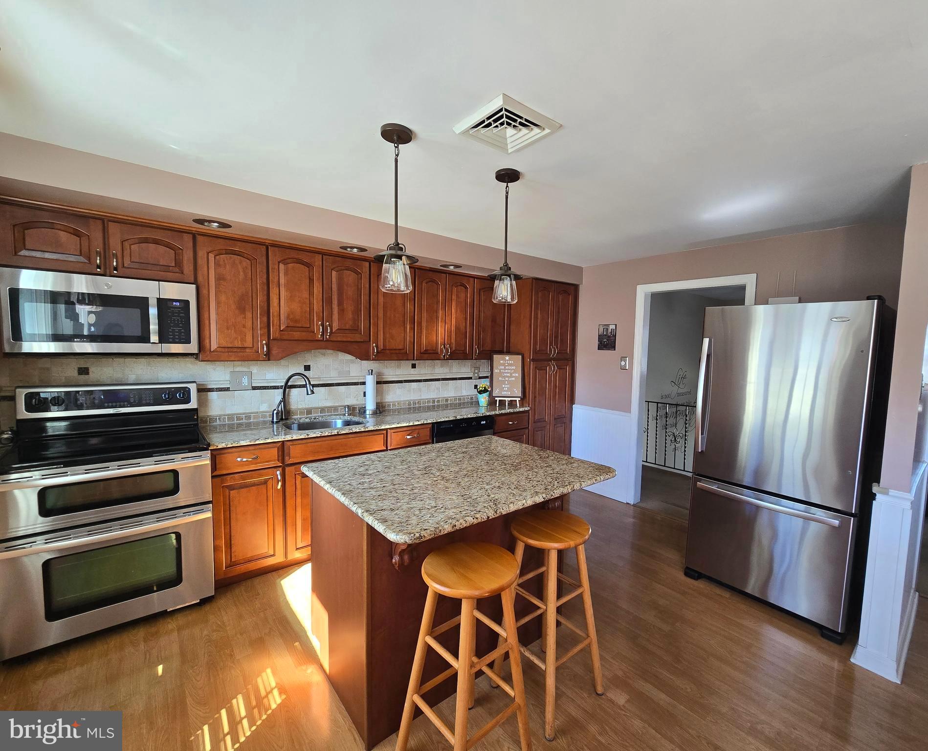 FEASTERVILLE HGTS - Residential