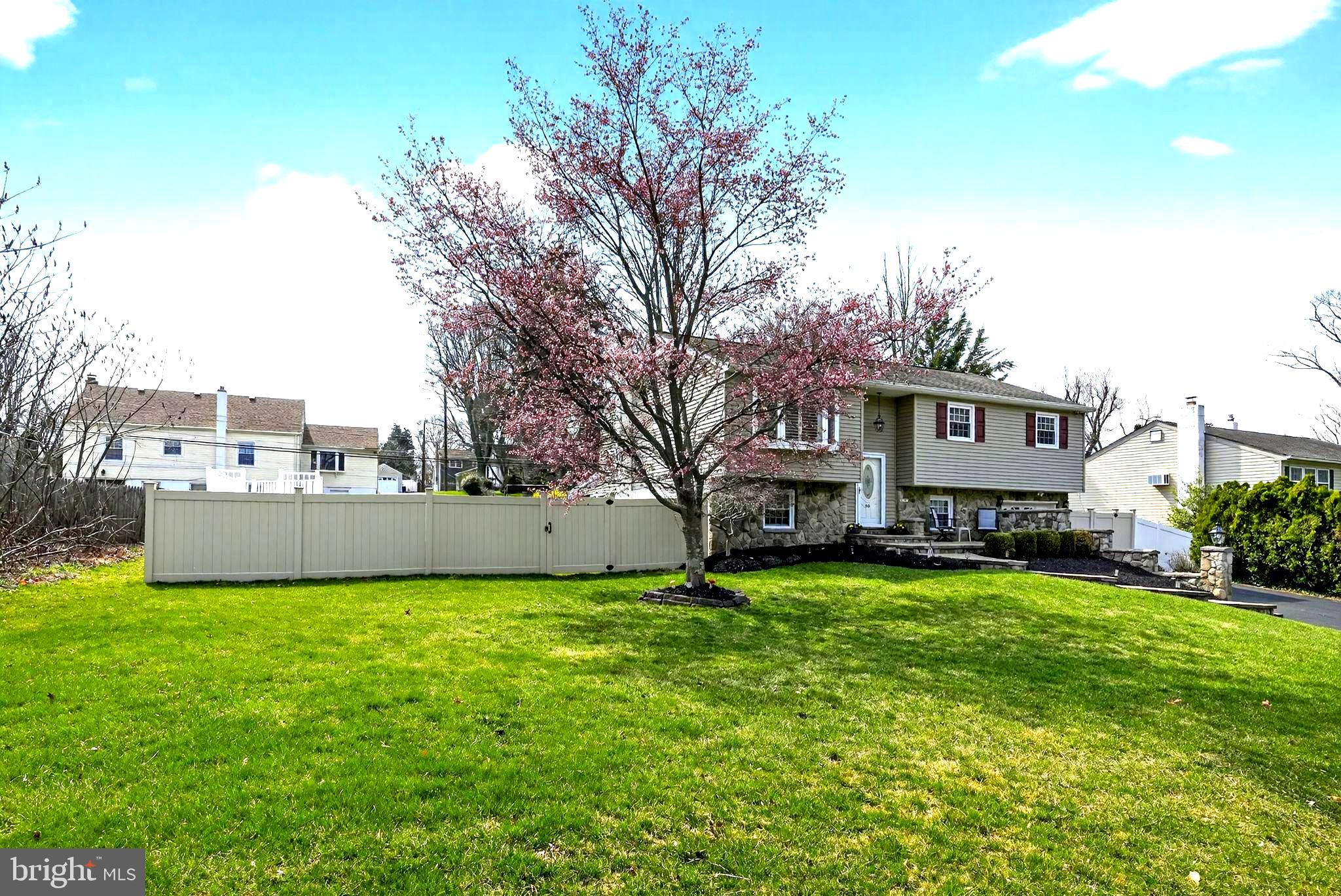 FEASTERVILLE HGTS - Residential