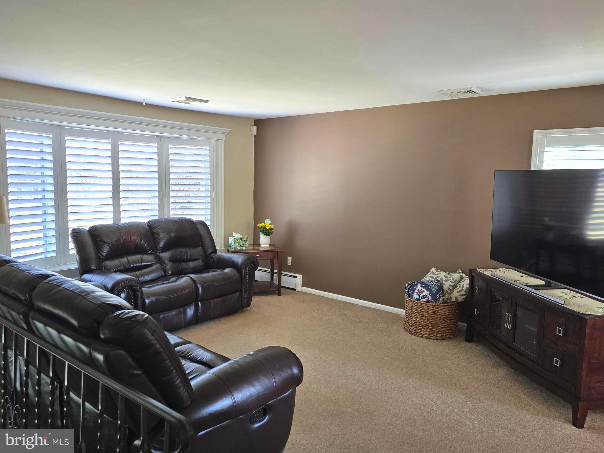 FEASTERVILLE HGTS - Residential