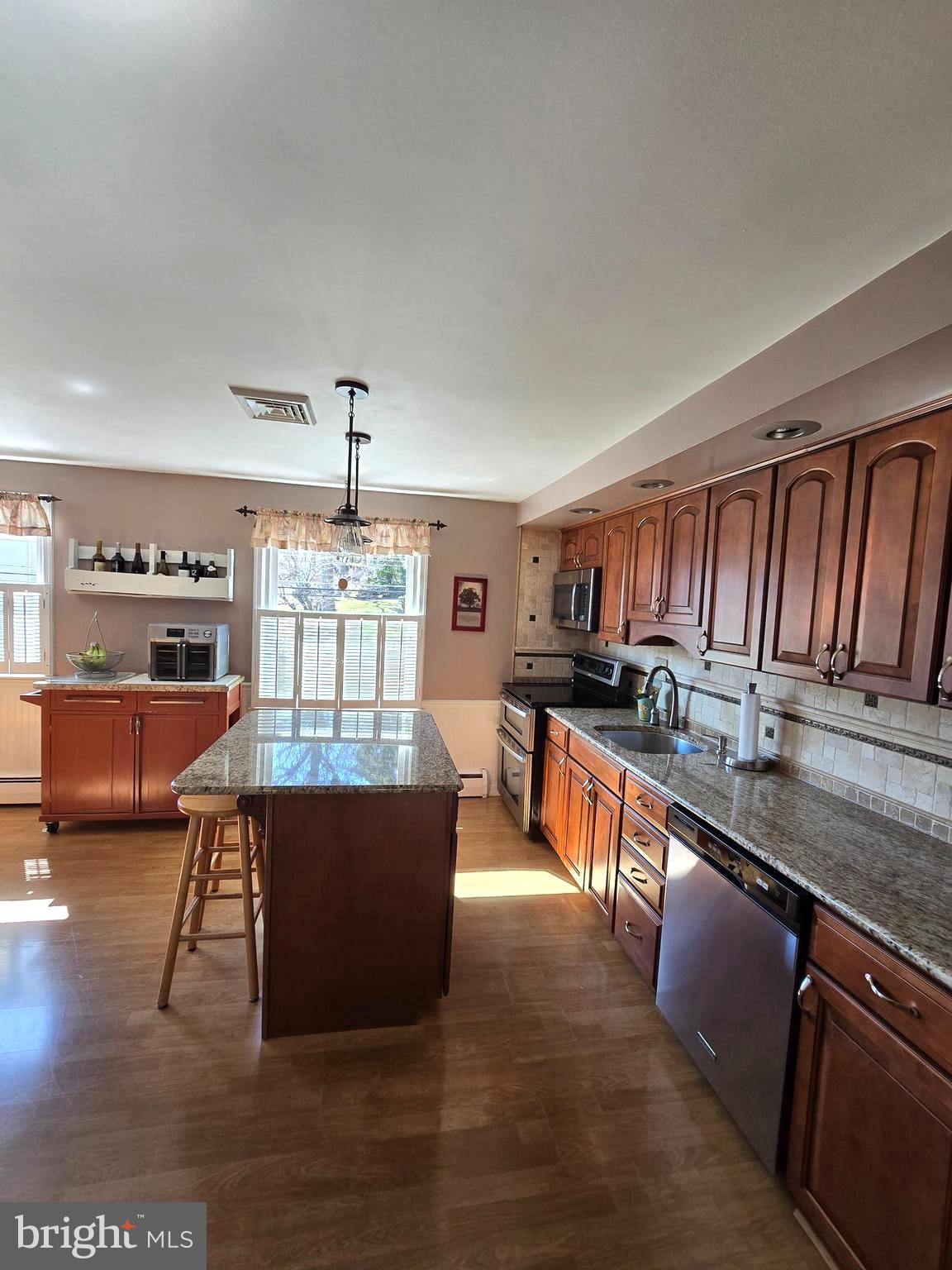 FEASTERVILLE HGTS - Residential