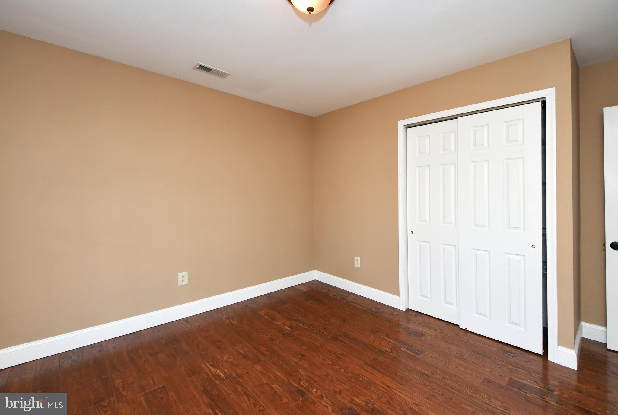 WHISPERING WOODS - Residential