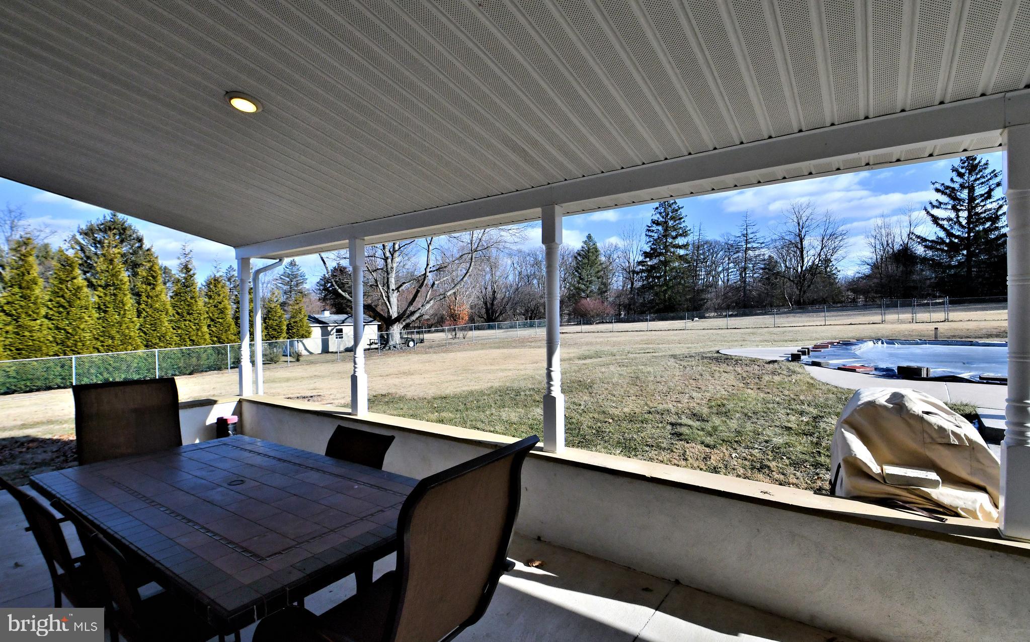 WHISPERING WOODS - Residential