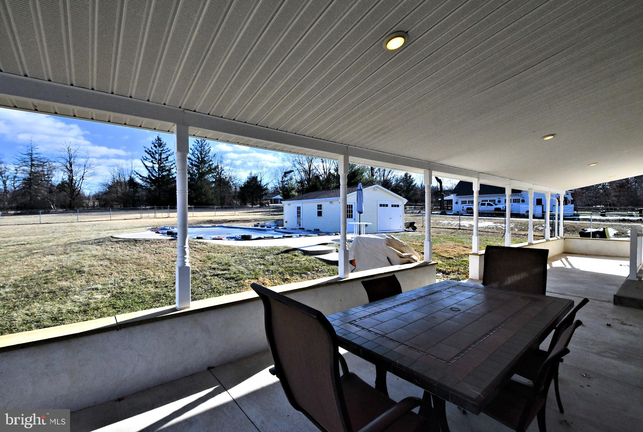 WHISPERING WOODS - Residential