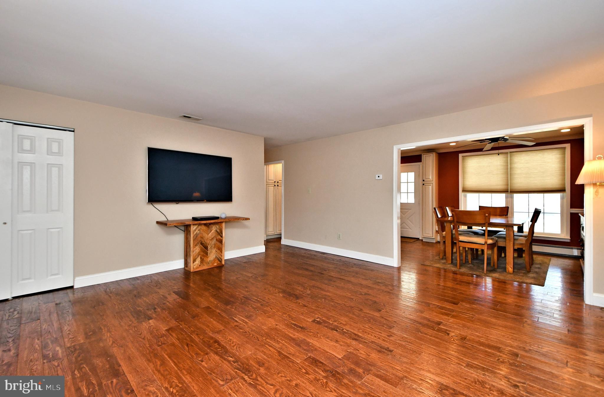 WHISPERING WOODS - Residential