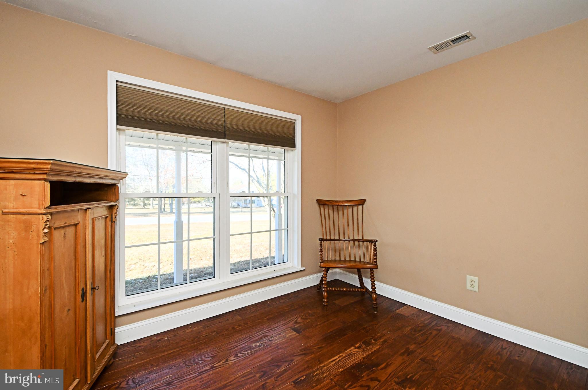 WHISPERING WOODS - Residential