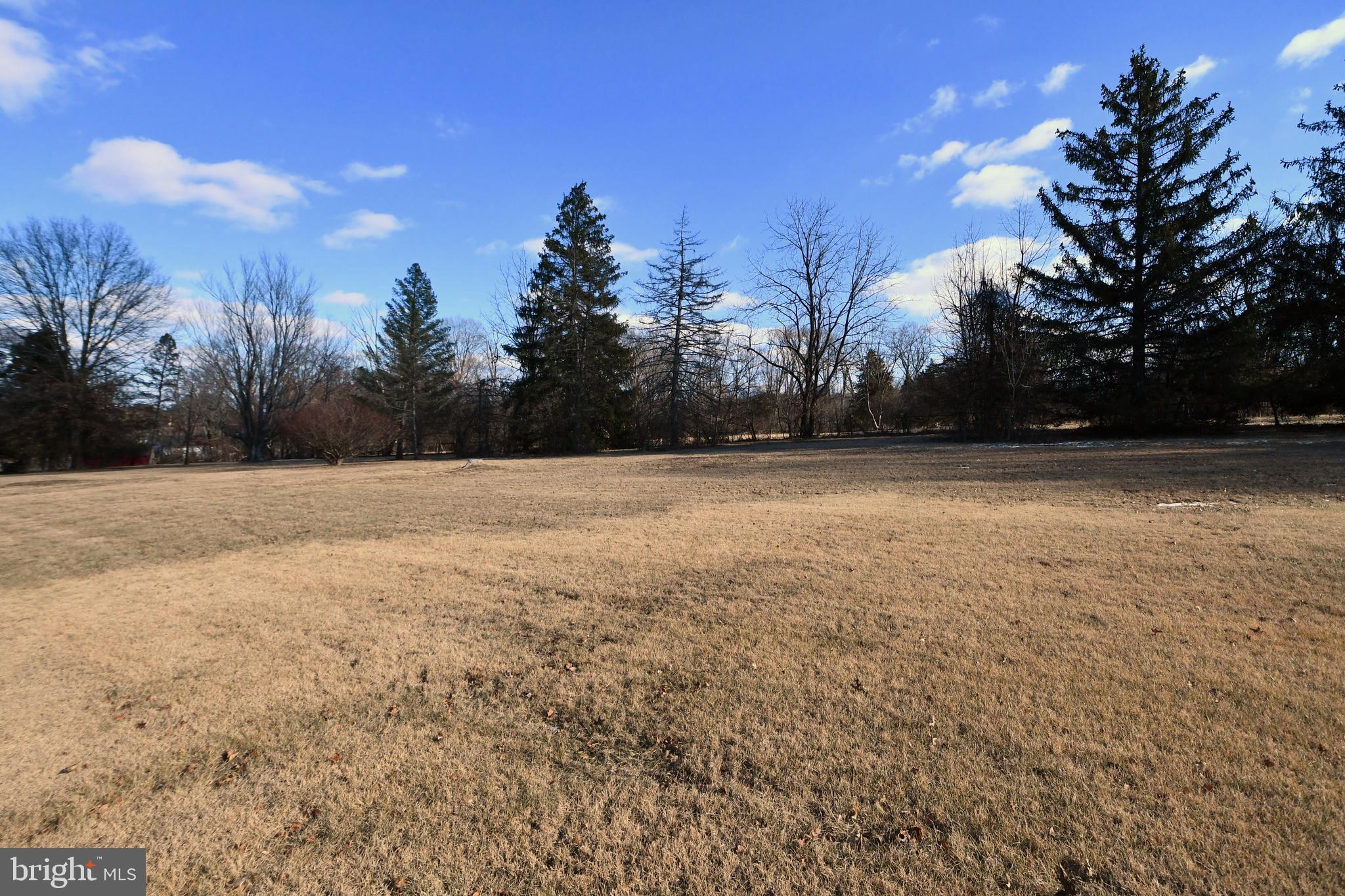 WHISPERING WOODS - Residential