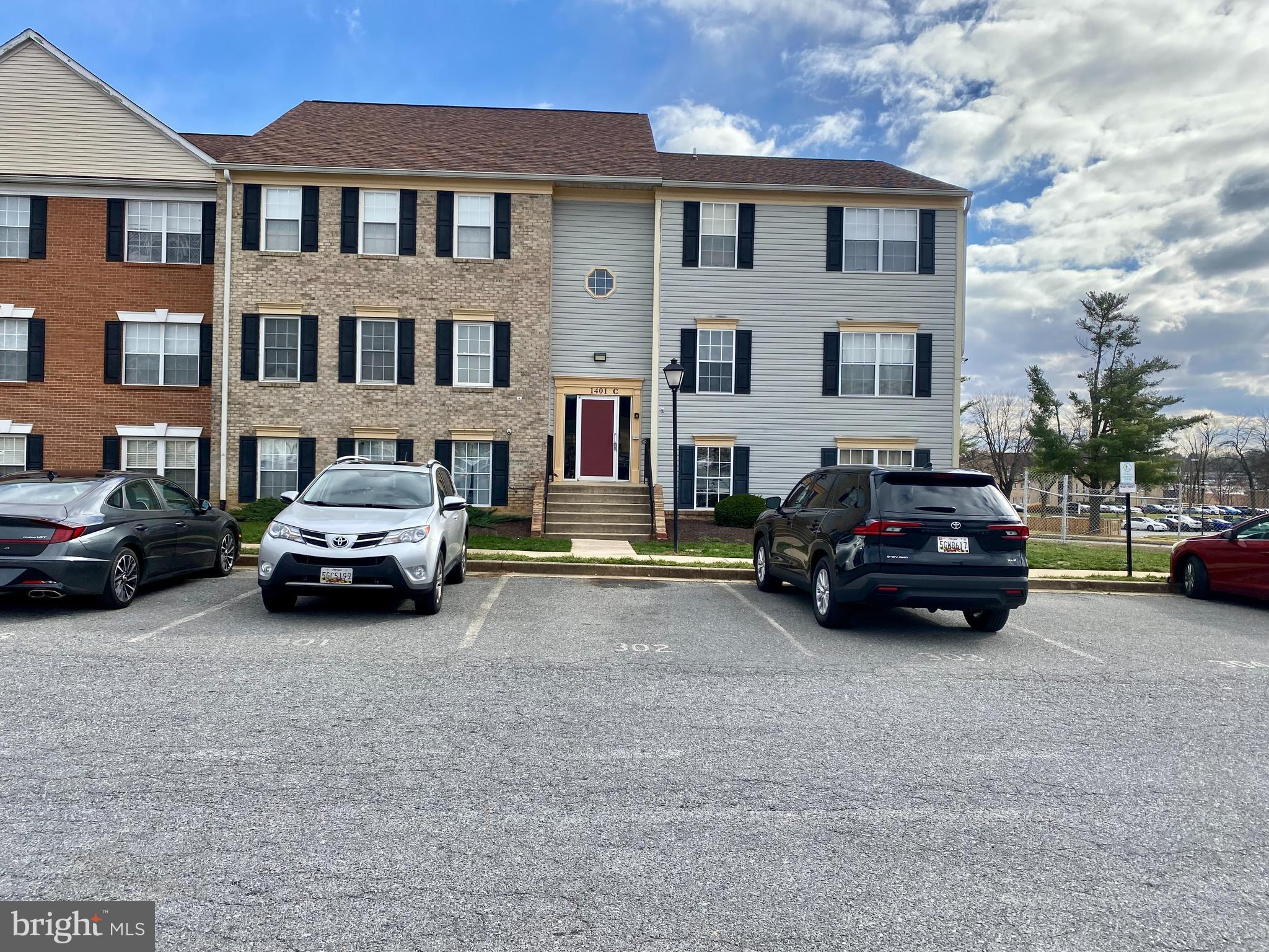 PARKWAY CONDOMINIUMS - Residential