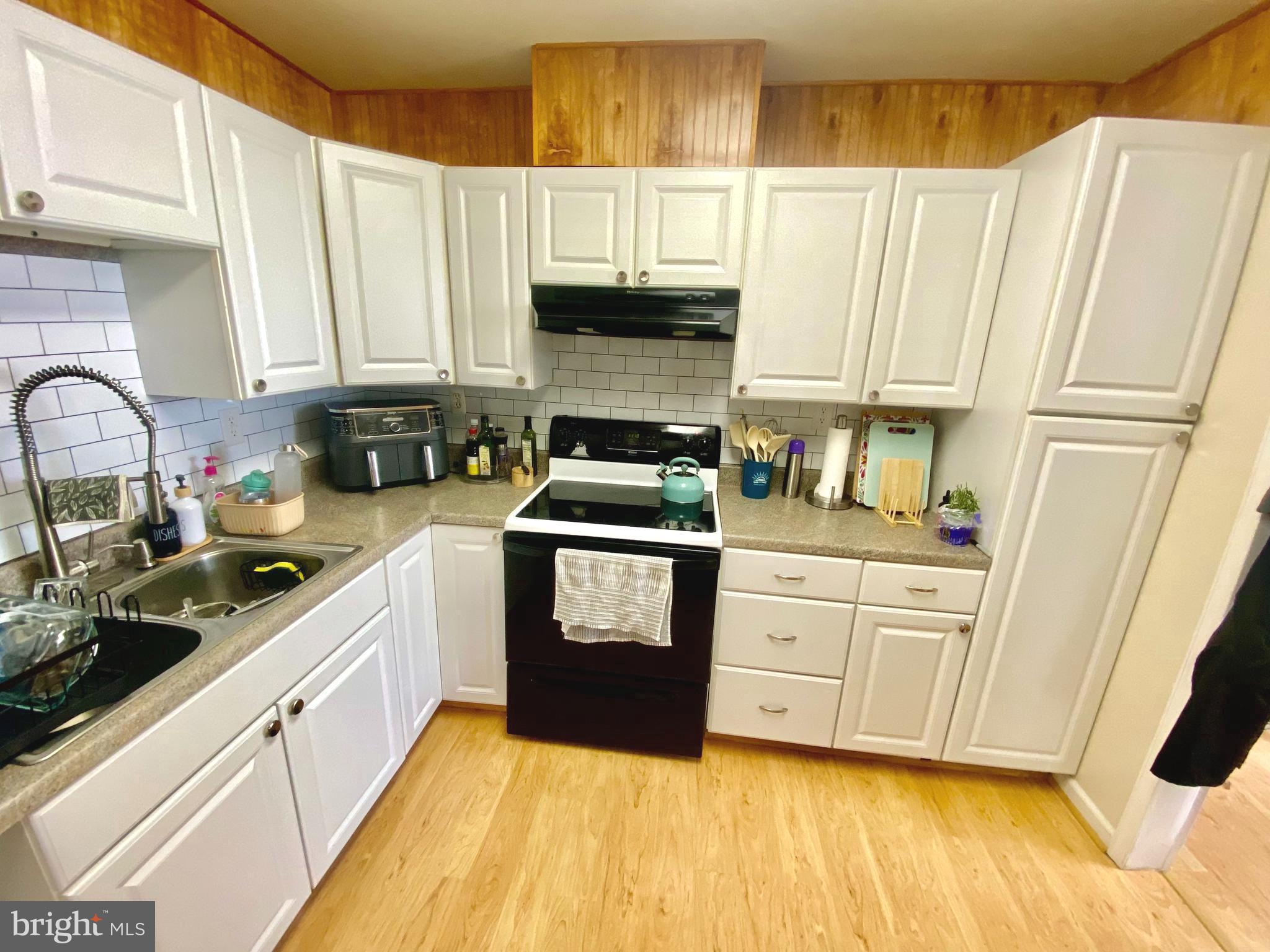 PARKWAY CONDOMINIUMS - Residential