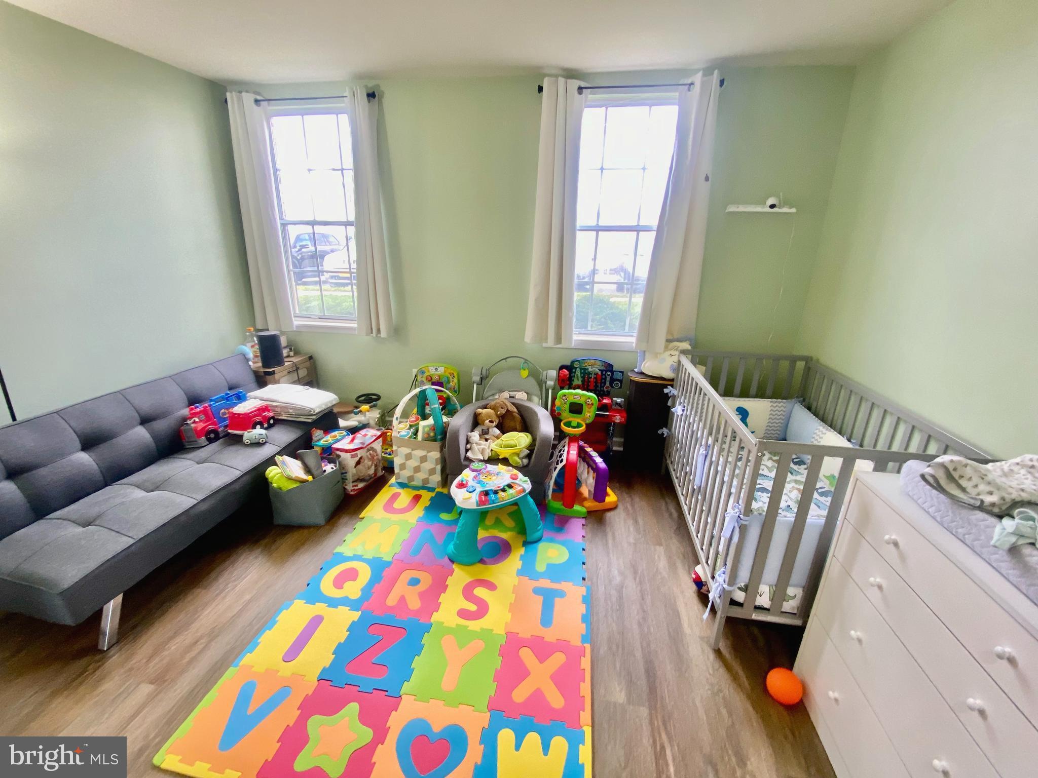 PARKWAY CONDOMINIUMS - Residential