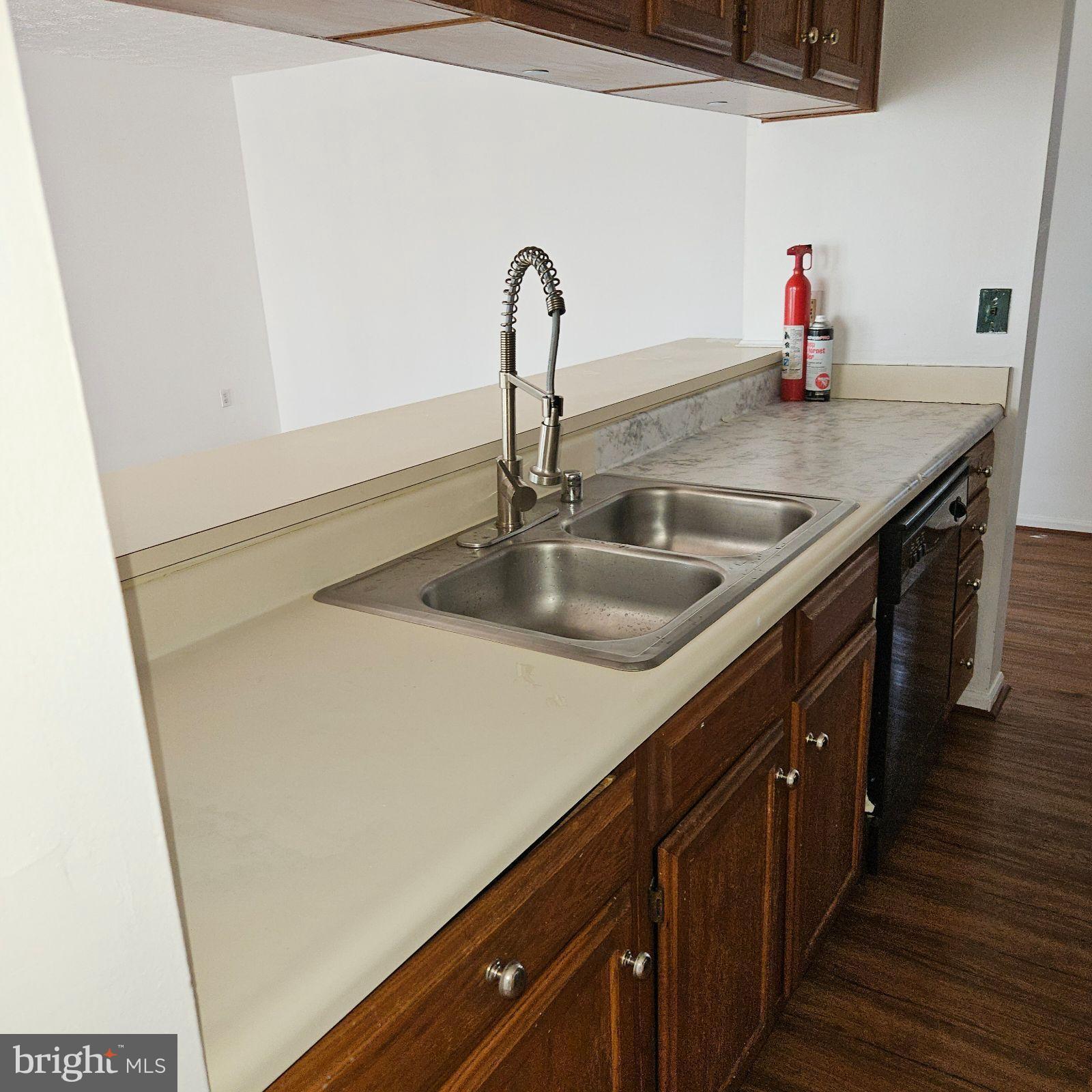 WOODRIDGE MANOR - Residential