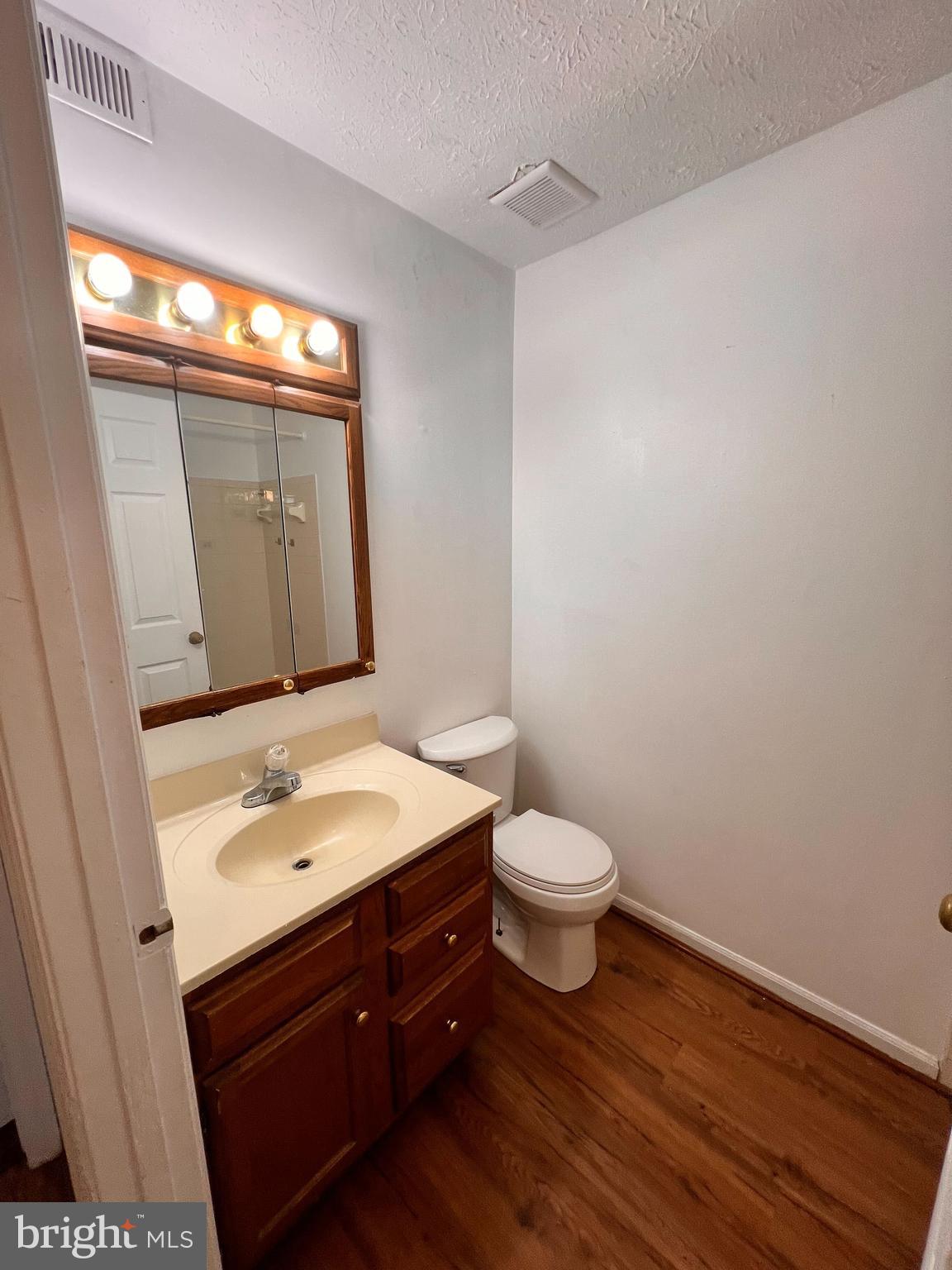 WOODRIDGE MANOR - Residential