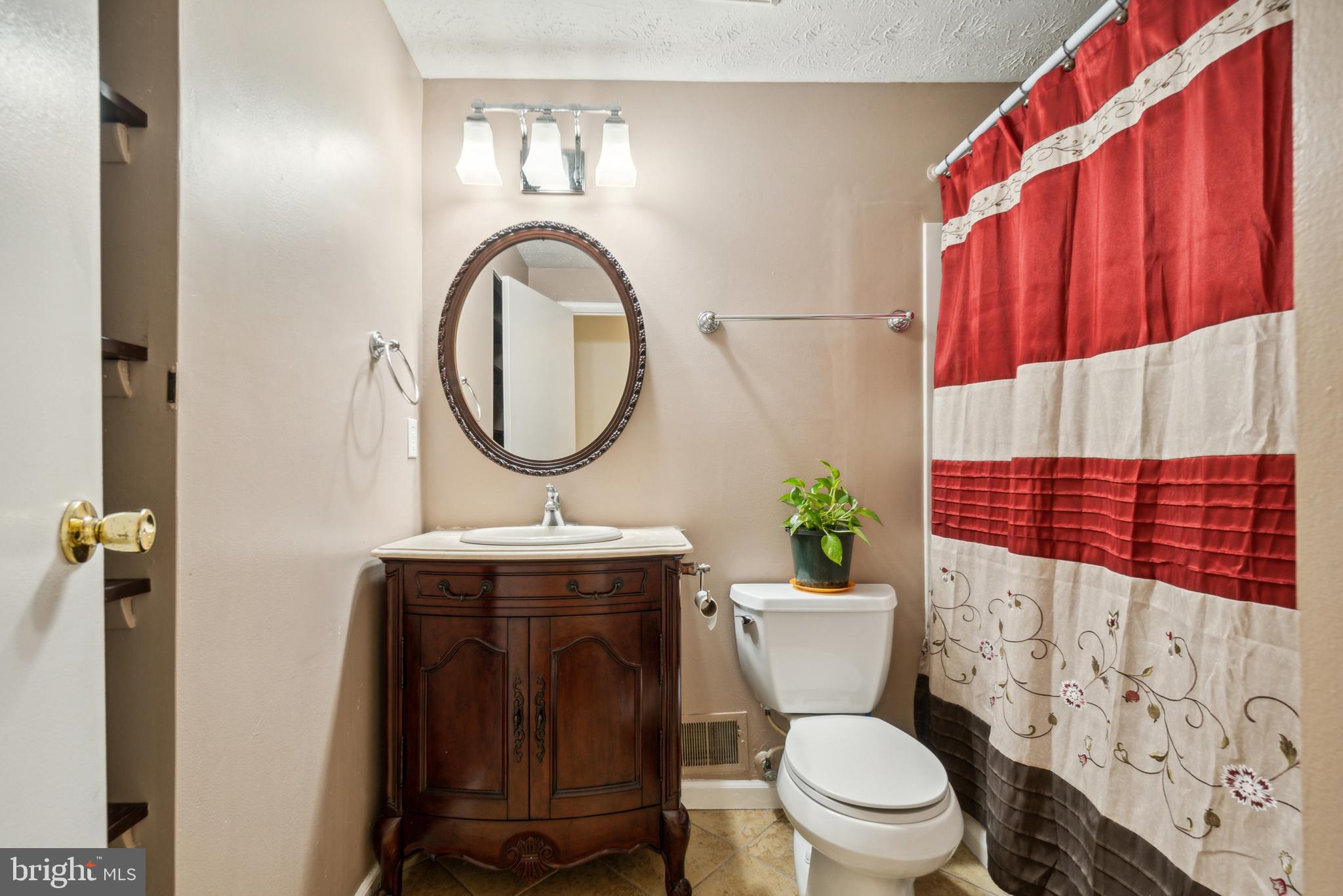 FRANKLIN SQUARE - Residential