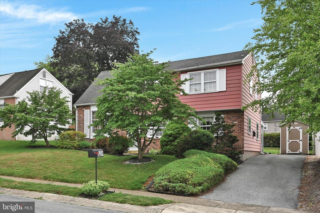 Photo of 1536 ROBERT RD, LANCASTER, PA 17601 (MLS # PALA2037062)