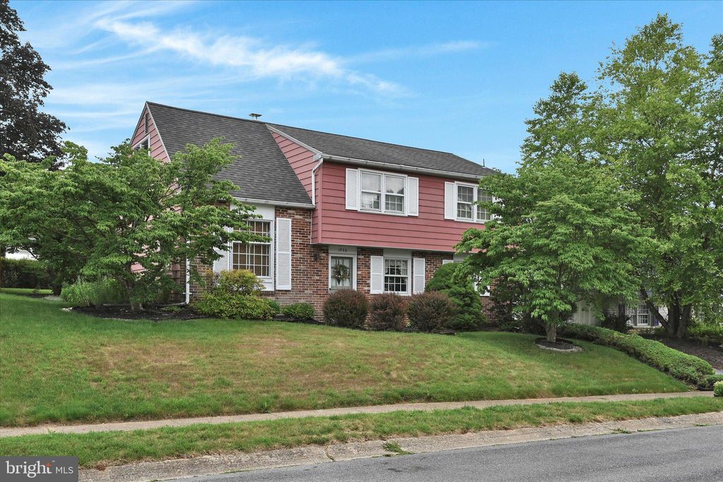 Photo of 1536 ROBERT RD, LANCASTER, PA 17601 (MLS # PALA2037062)