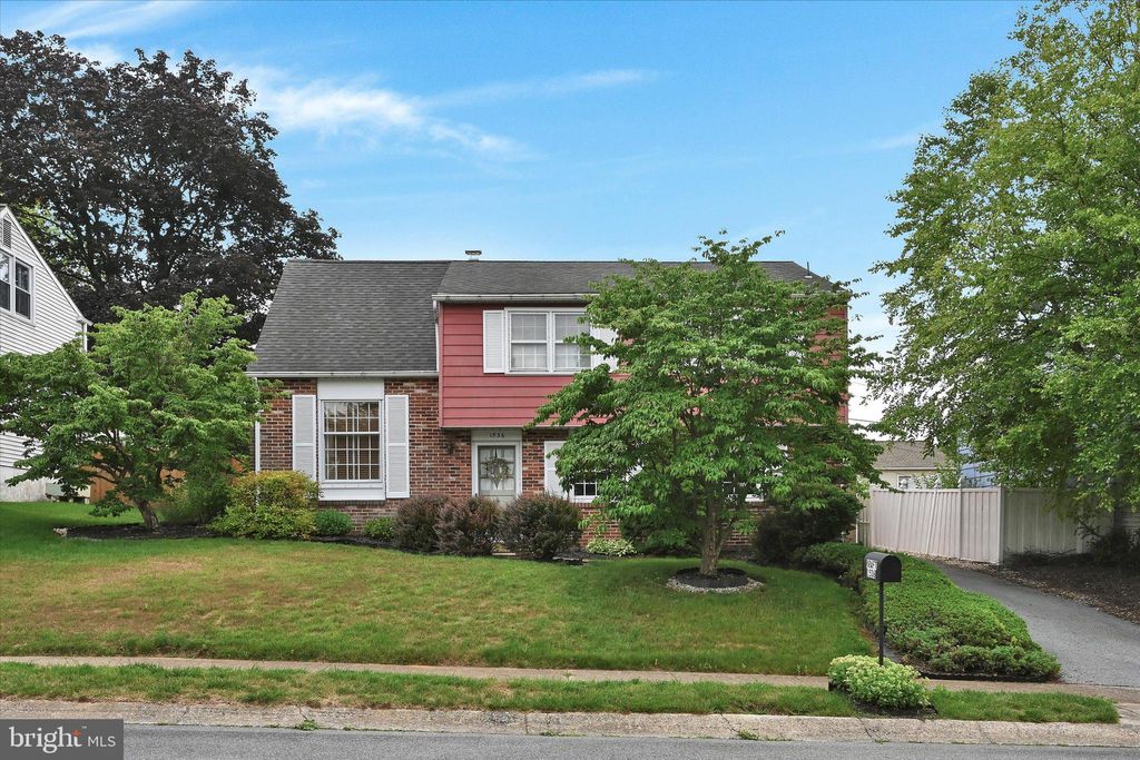 Photo of 1536 ROBERT RD, LANCASTER, PA 17601 (MLS # PALA2037062)