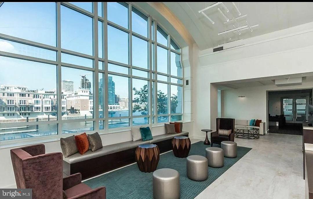 HARBORVIEW TOWERS - Residential Lease