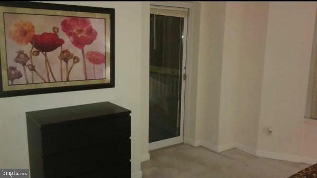 HARBORVIEW TOWERS - Residential Lease