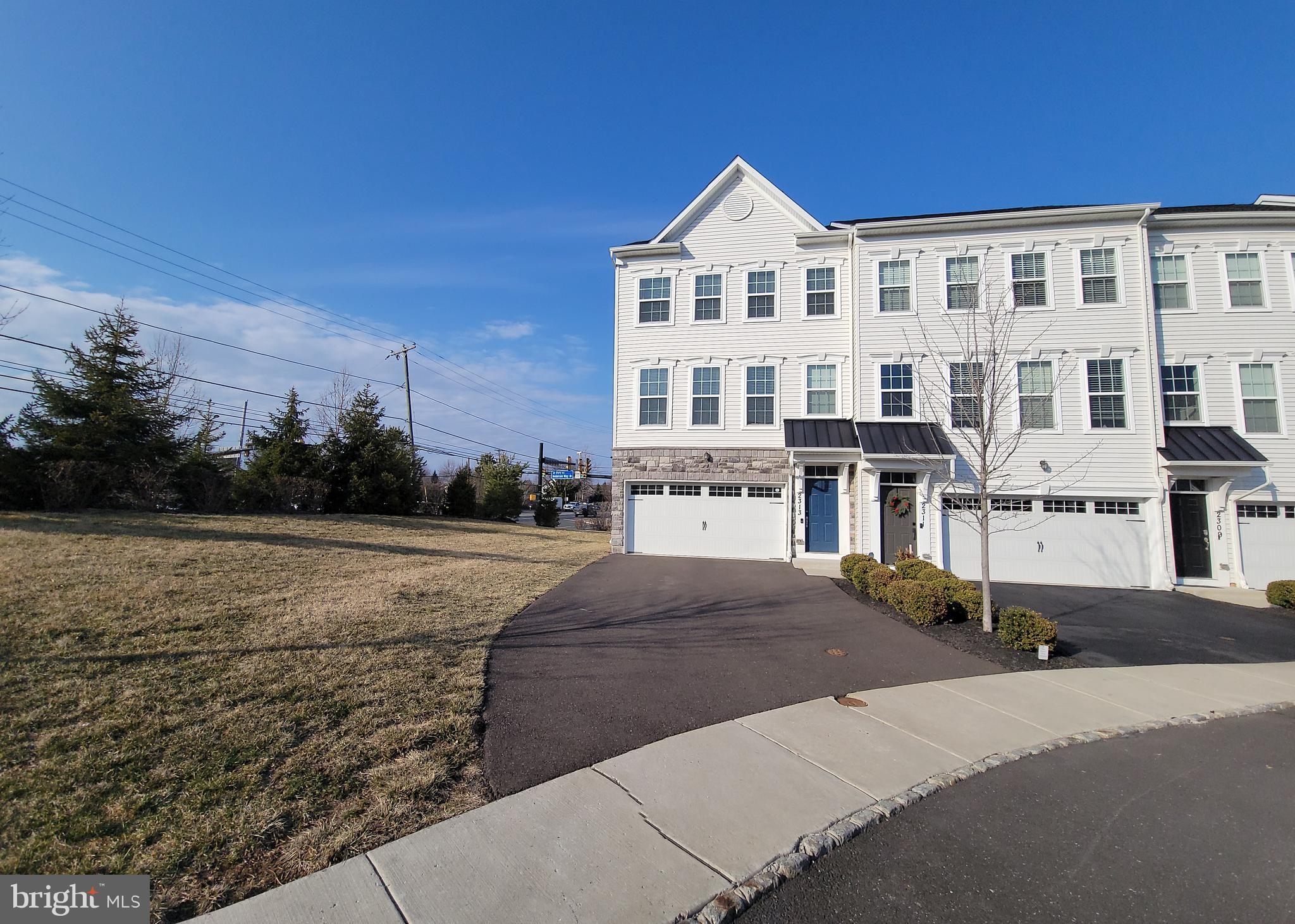 HIGH GROVE - Residential