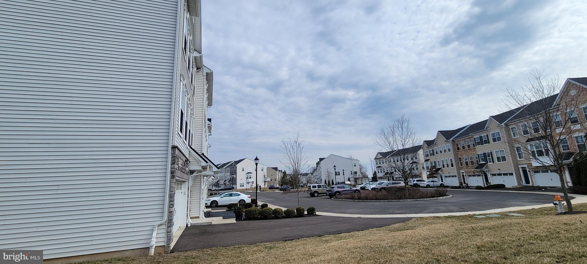 HIGH GROVE - Residential