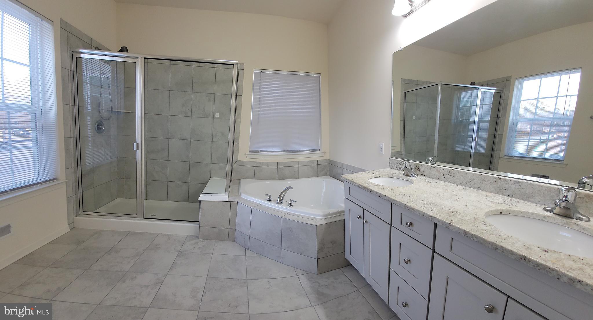 HIGH GROVE - Residential