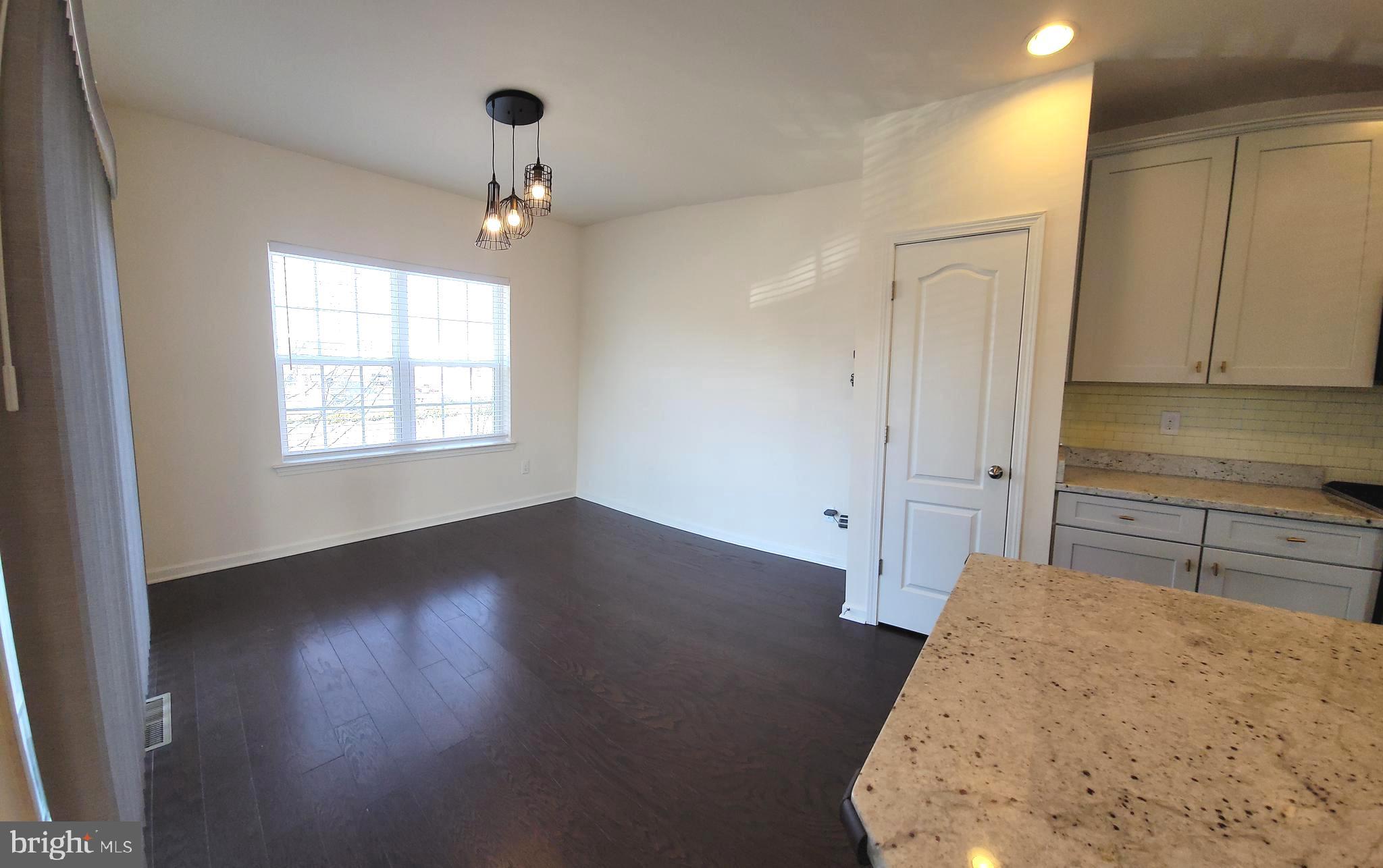 HIGH GROVE - Residential