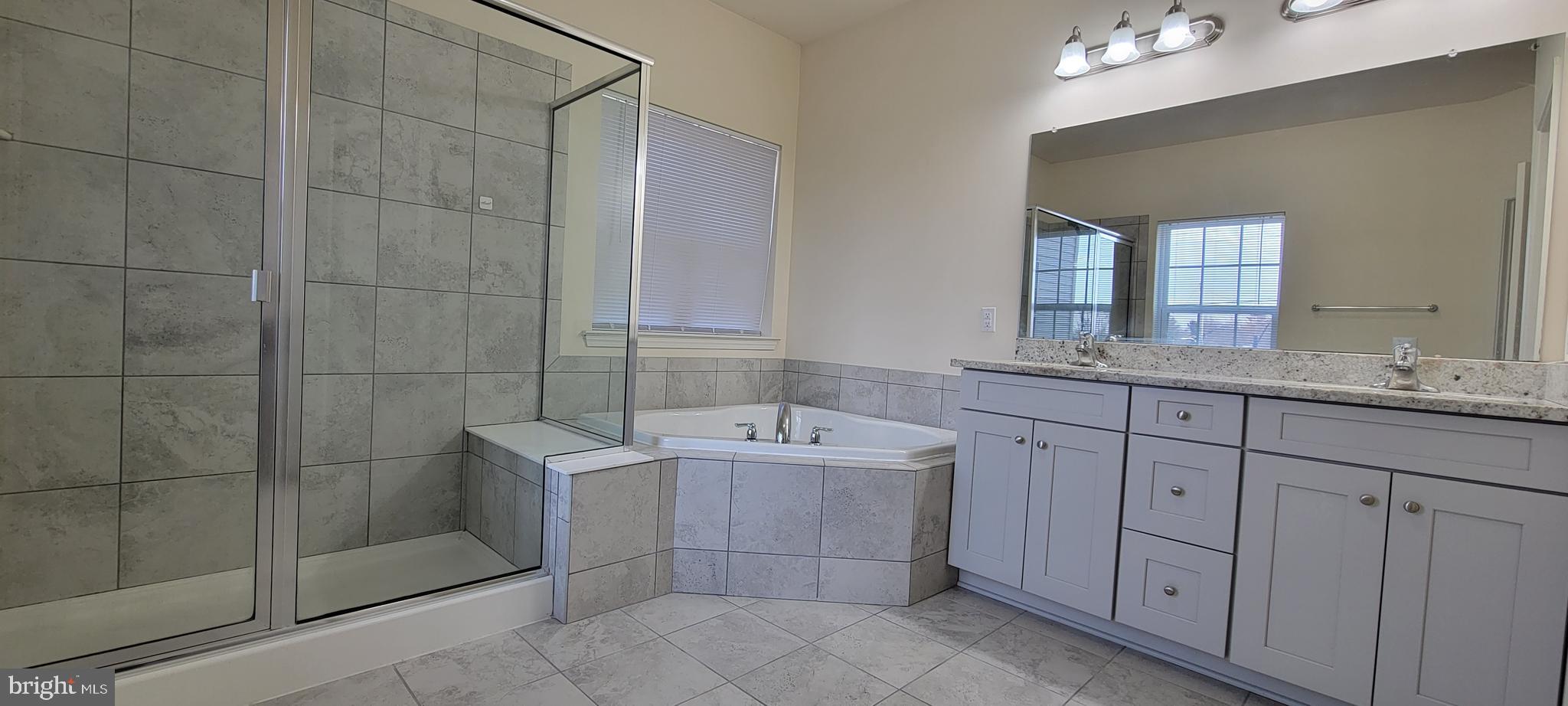 HIGH GROVE - Residential