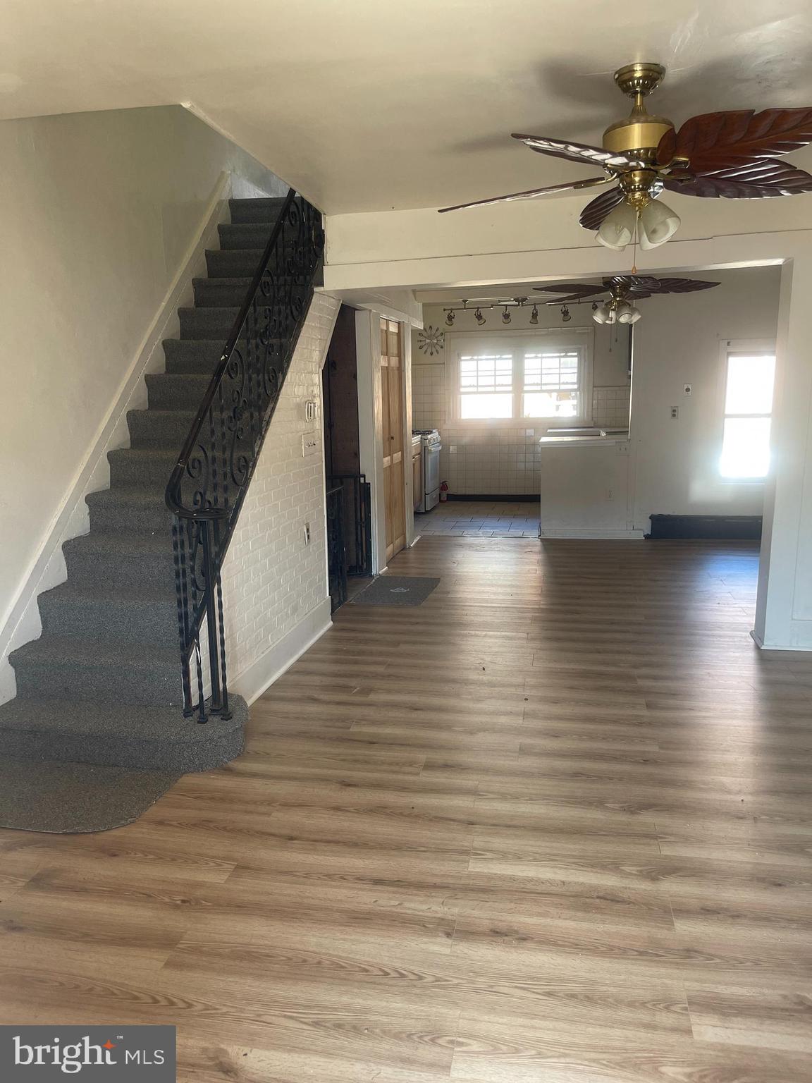 ELMWOOD PARK - Residential