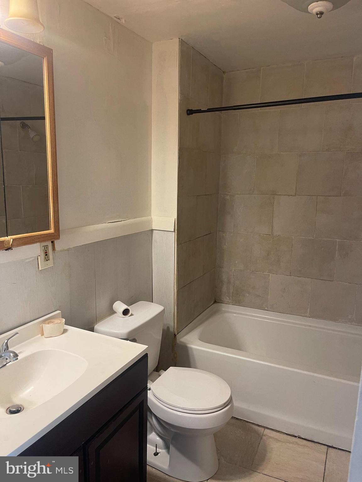 ELMWOOD PARK - Residential