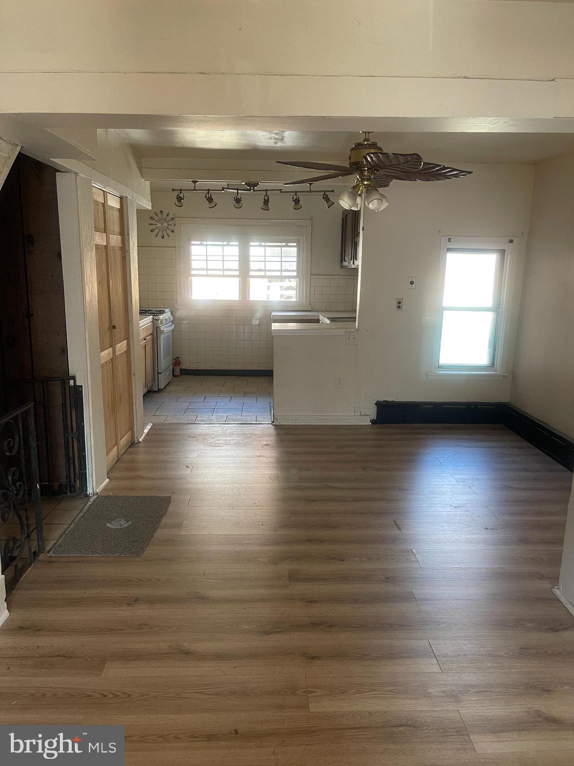 ELMWOOD PARK - Residential