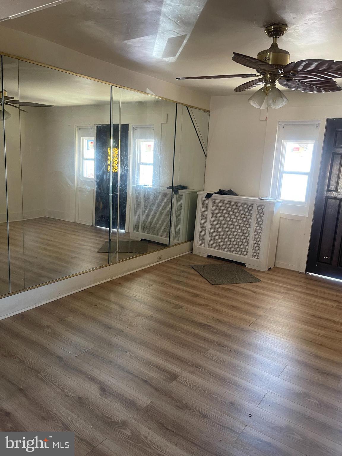 ELMWOOD PARK - Residential