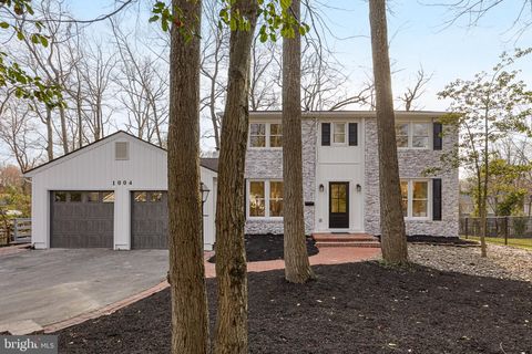 1004 SWALLOW DRIVE CHERRY HILL NJ 08003