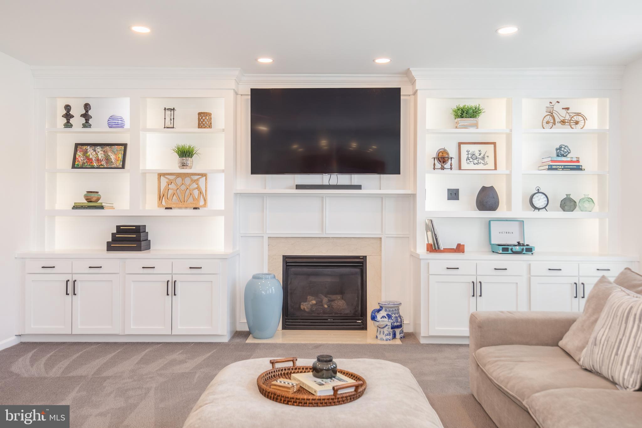 THE VISTAS AT WOODCLIFFE PARK - Residential