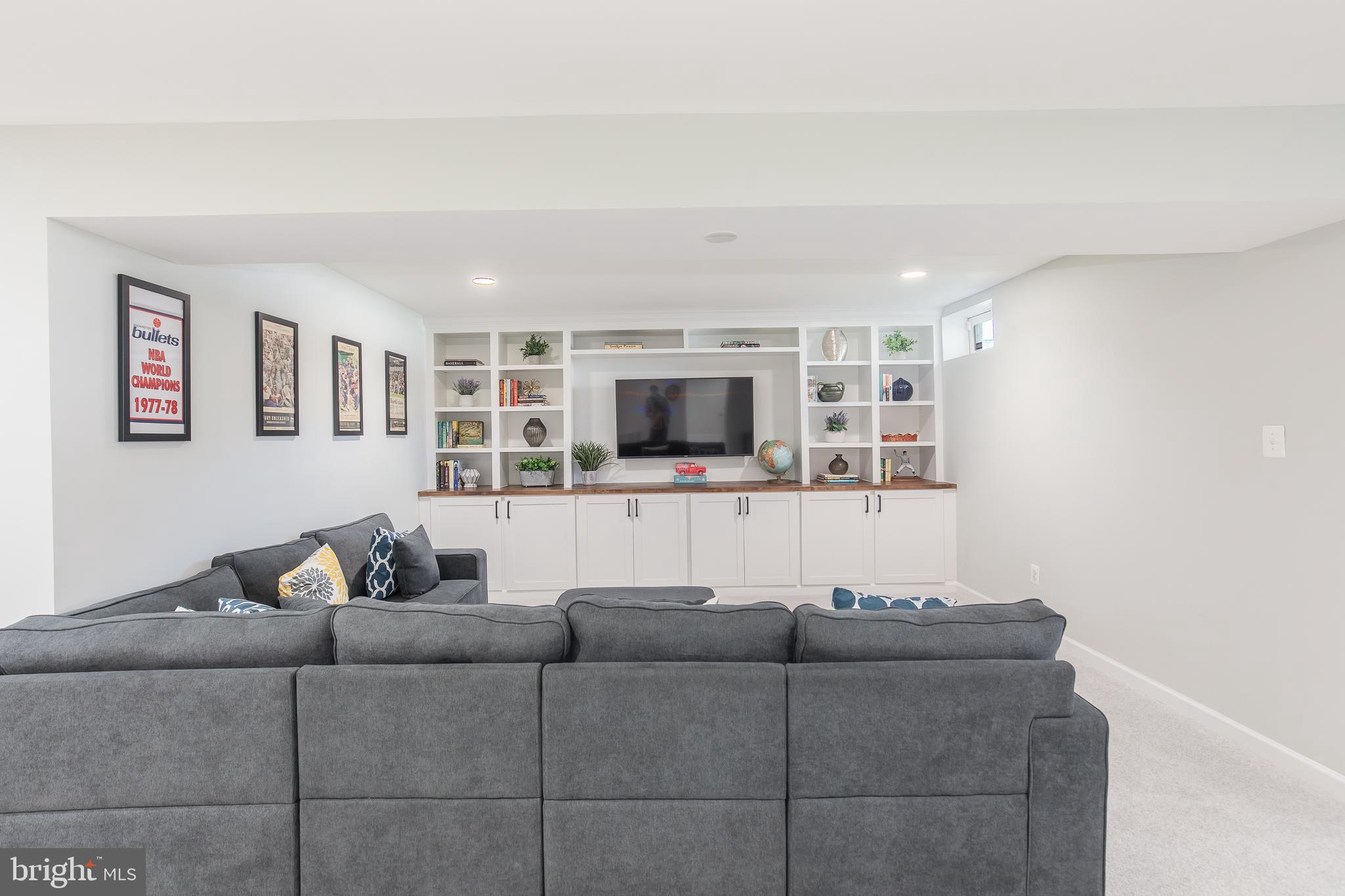 THE VISTAS AT WOODCLIFFE PARK - Residential