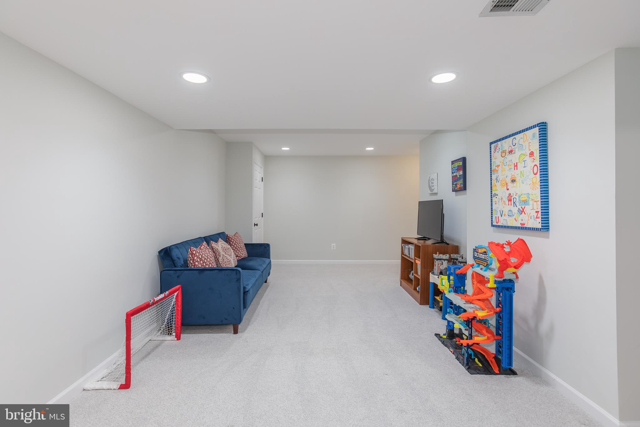 THE VISTAS AT WOODCLIFFE PARK - Residential