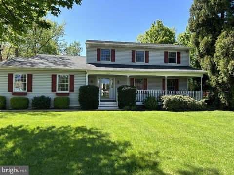 1246 CENTER STREET LEVITTOWN PA 19057