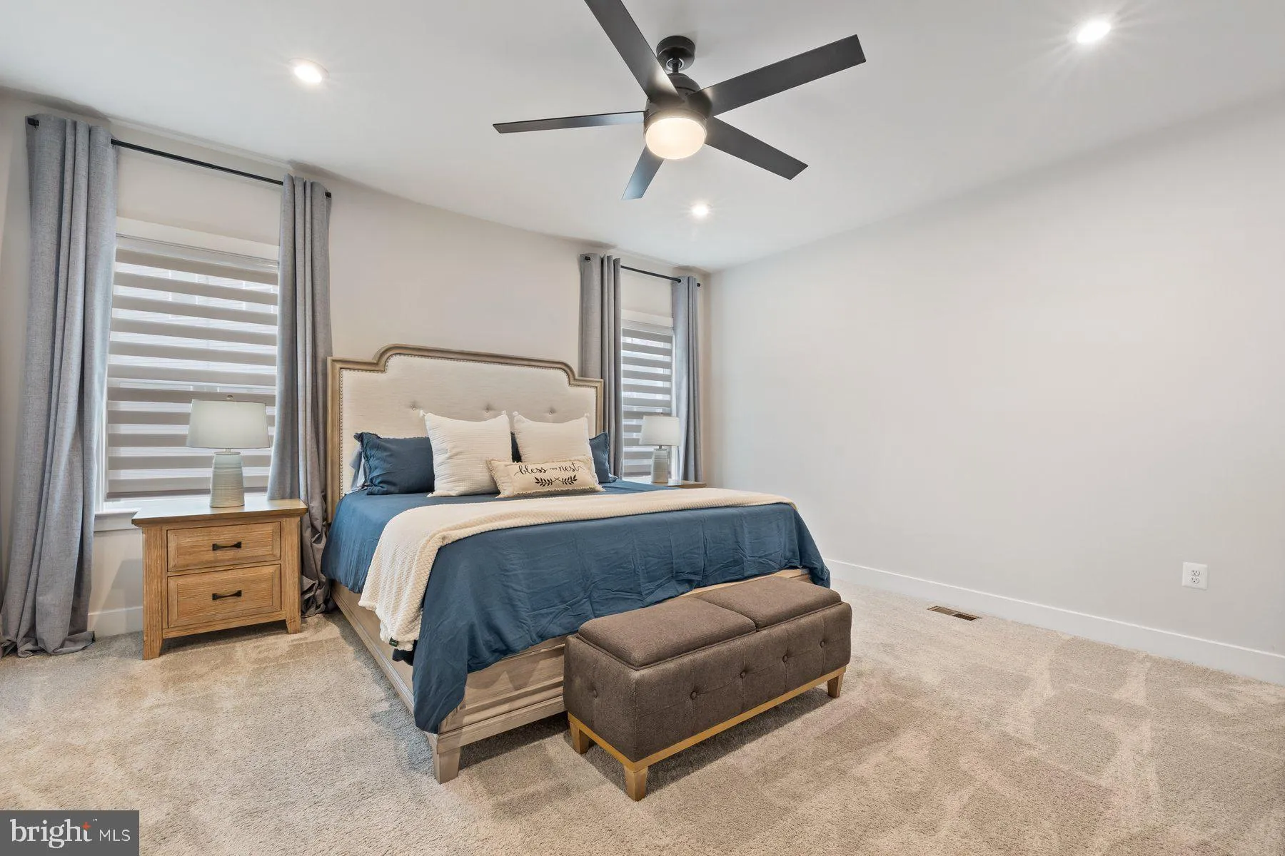 Bristow, Virginia 20136, United States, 6 Bedrooms Bedrooms, ,4 BathroomsBathrooms,Residential,Contingent,214559