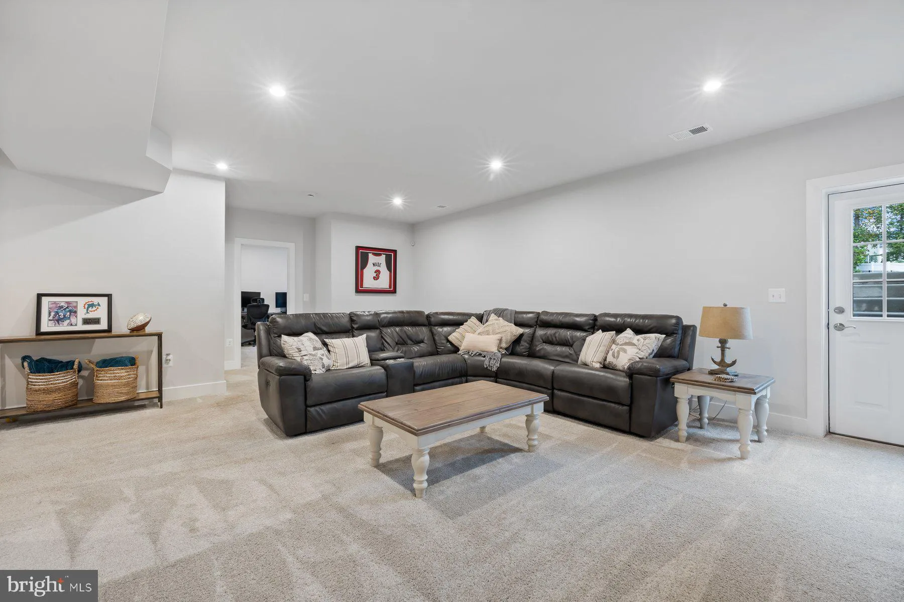 Bristow, Virginia 20136, United States, 6 Bedrooms Bedrooms, ,4 BathroomsBathrooms,Residential,Contingent,214559