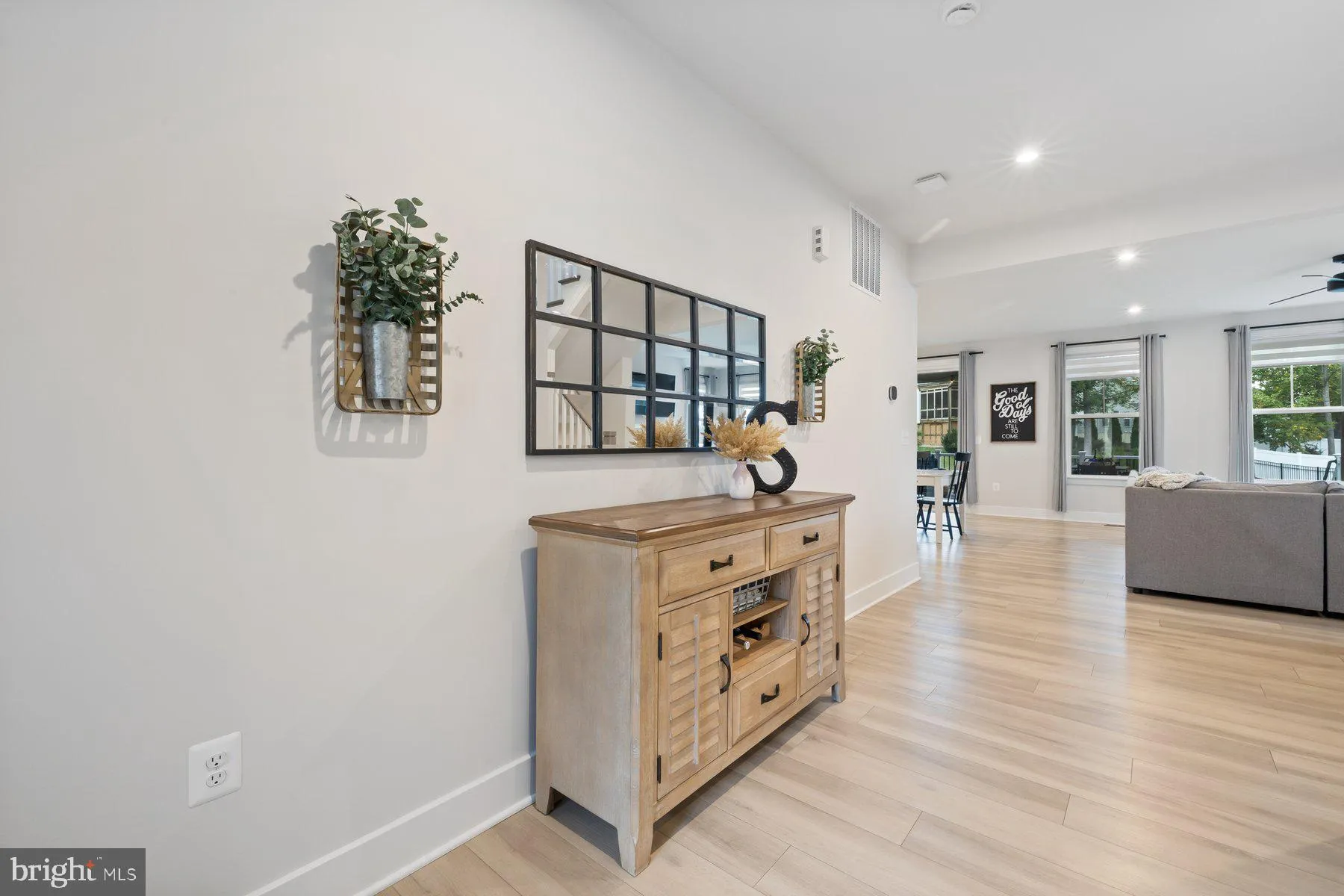 Bristow, Virginia 20136, United States, 6 Bedrooms Bedrooms, ,4 BathroomsBathrooms,Residential,Contingent,214559