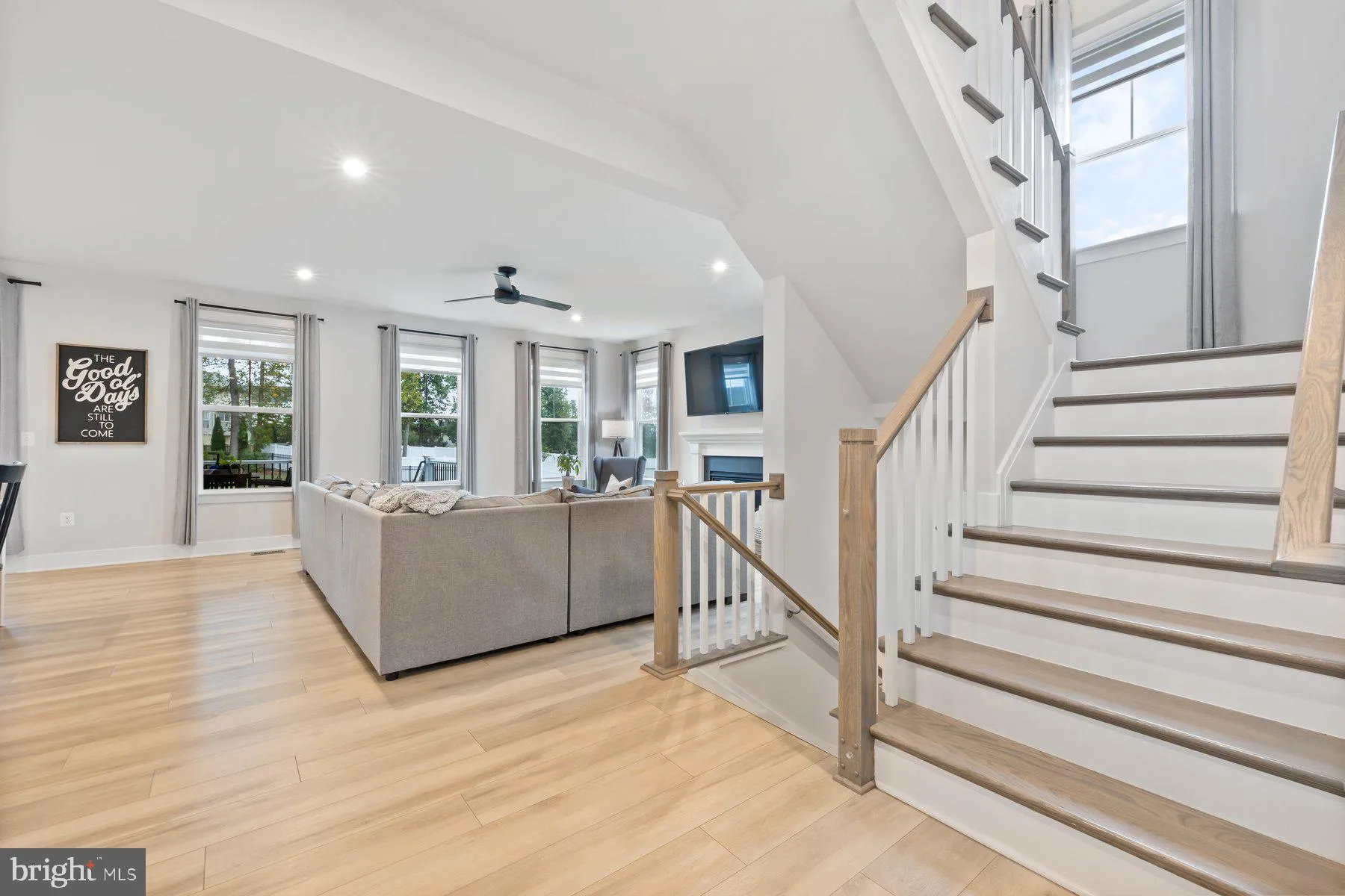 Bristow, Virginia 20136, United States, 6 Bedrooms Bedrooms, ,4 BathroomsBathrooms,Residential,Contingent,214559