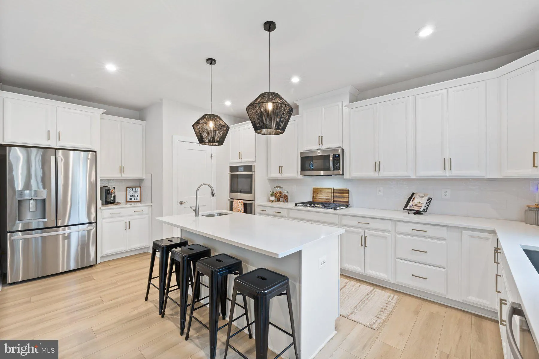 Bristow, Virginia 20136, United States, 6 Bedrooms Bedrooms, ,4 BathroomsBathrooms,Residential,Contingent,214559