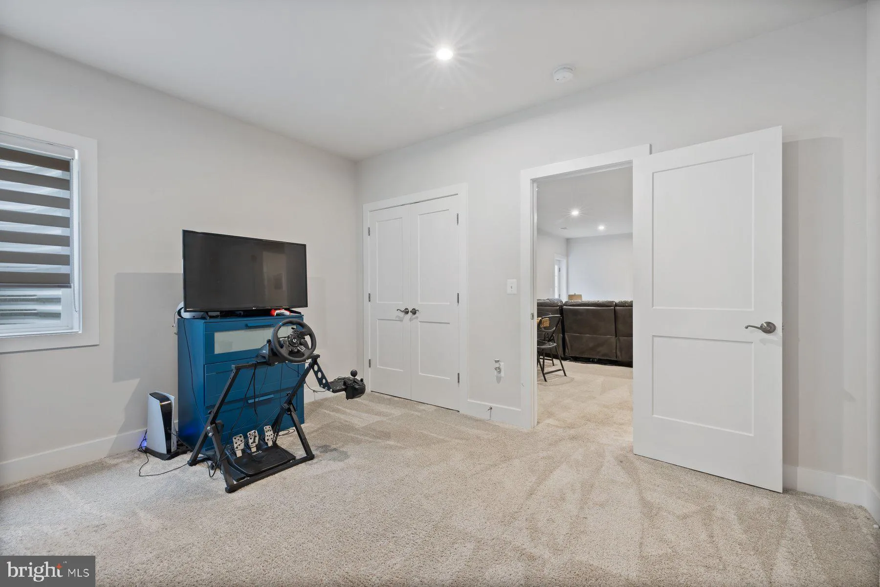 Bristow, Virginia 20136, United States, 6 Bedrooms Bedrooms, ,4 BathroomsBathrooms,Residential,Contingent,214559